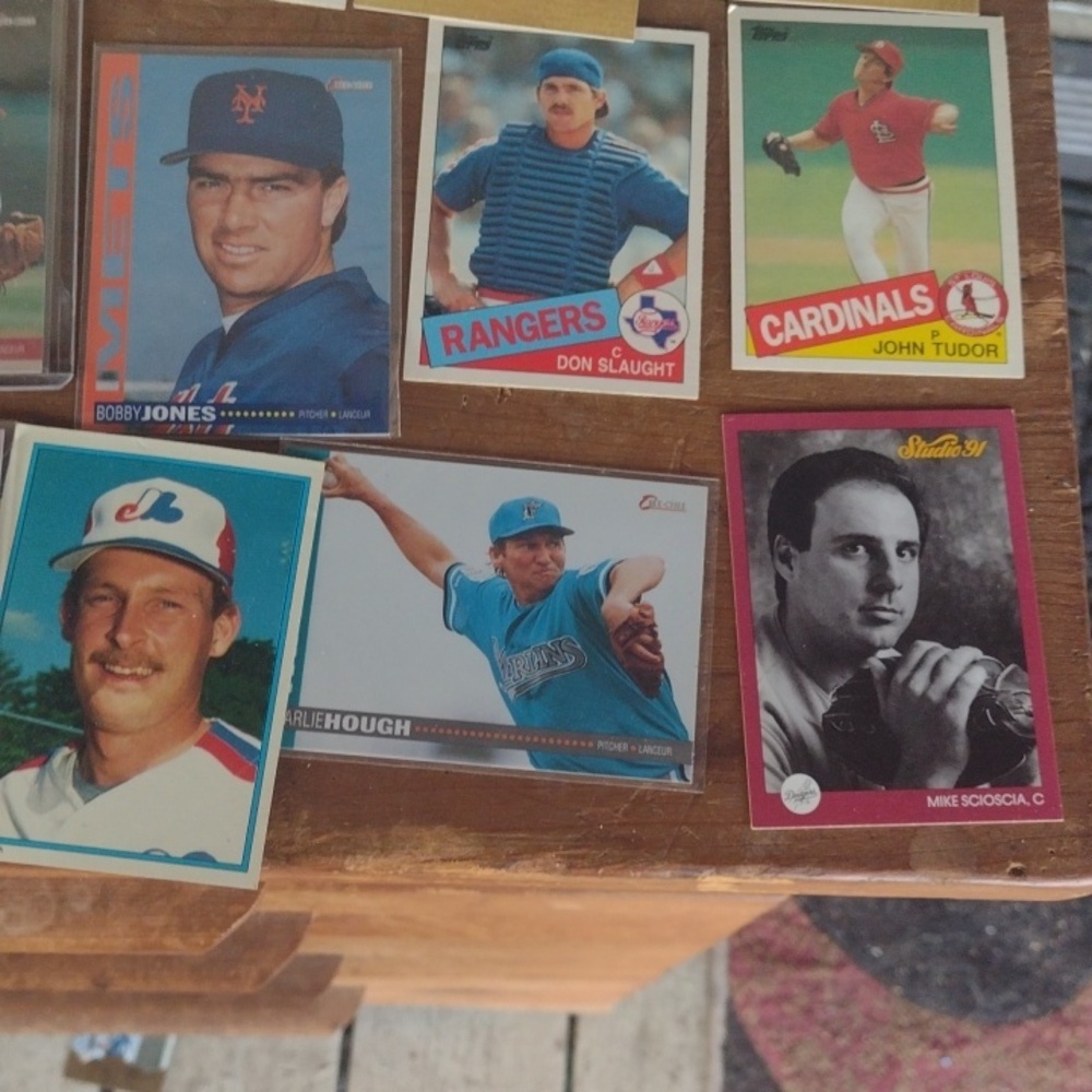 Assorted Baseball Trading Cards Set - Picture 2 of 5